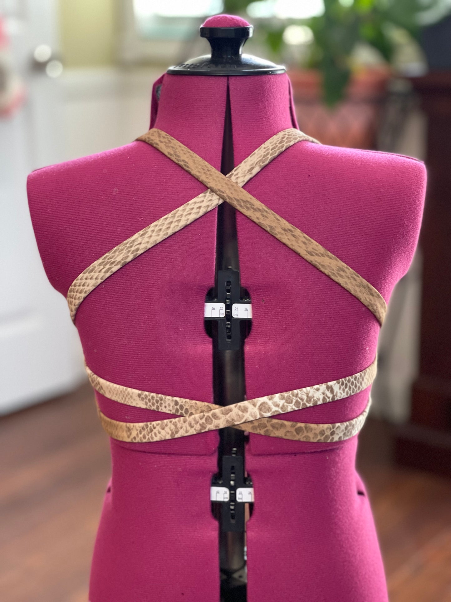Talia twist top