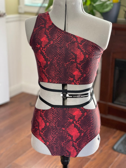 Adult Small Kelsey set in red snakeprint