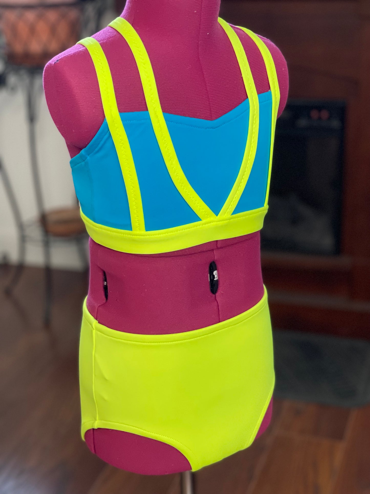 Size 6 Maya Dance Set