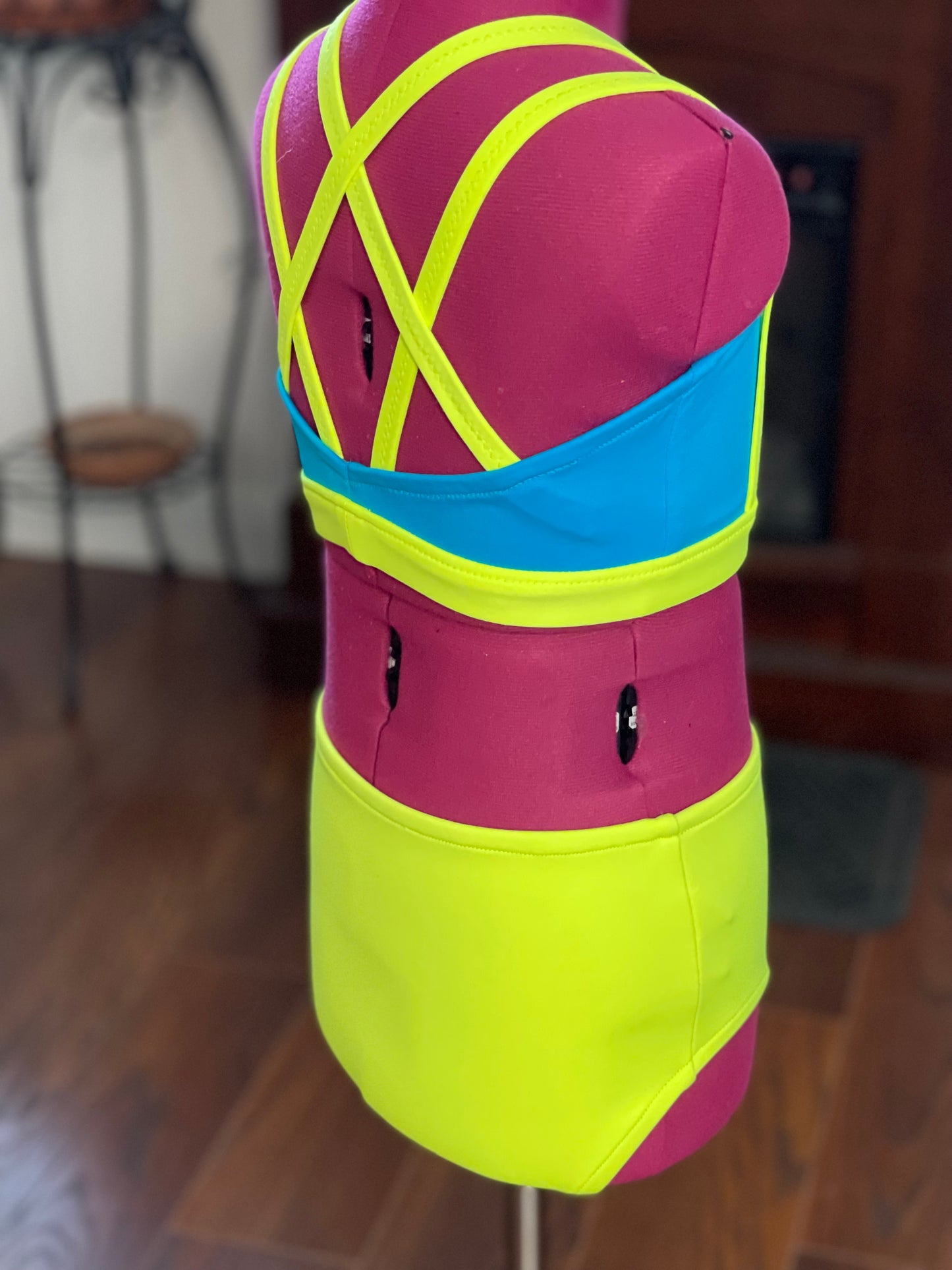 Size 6 Maya Dance Set