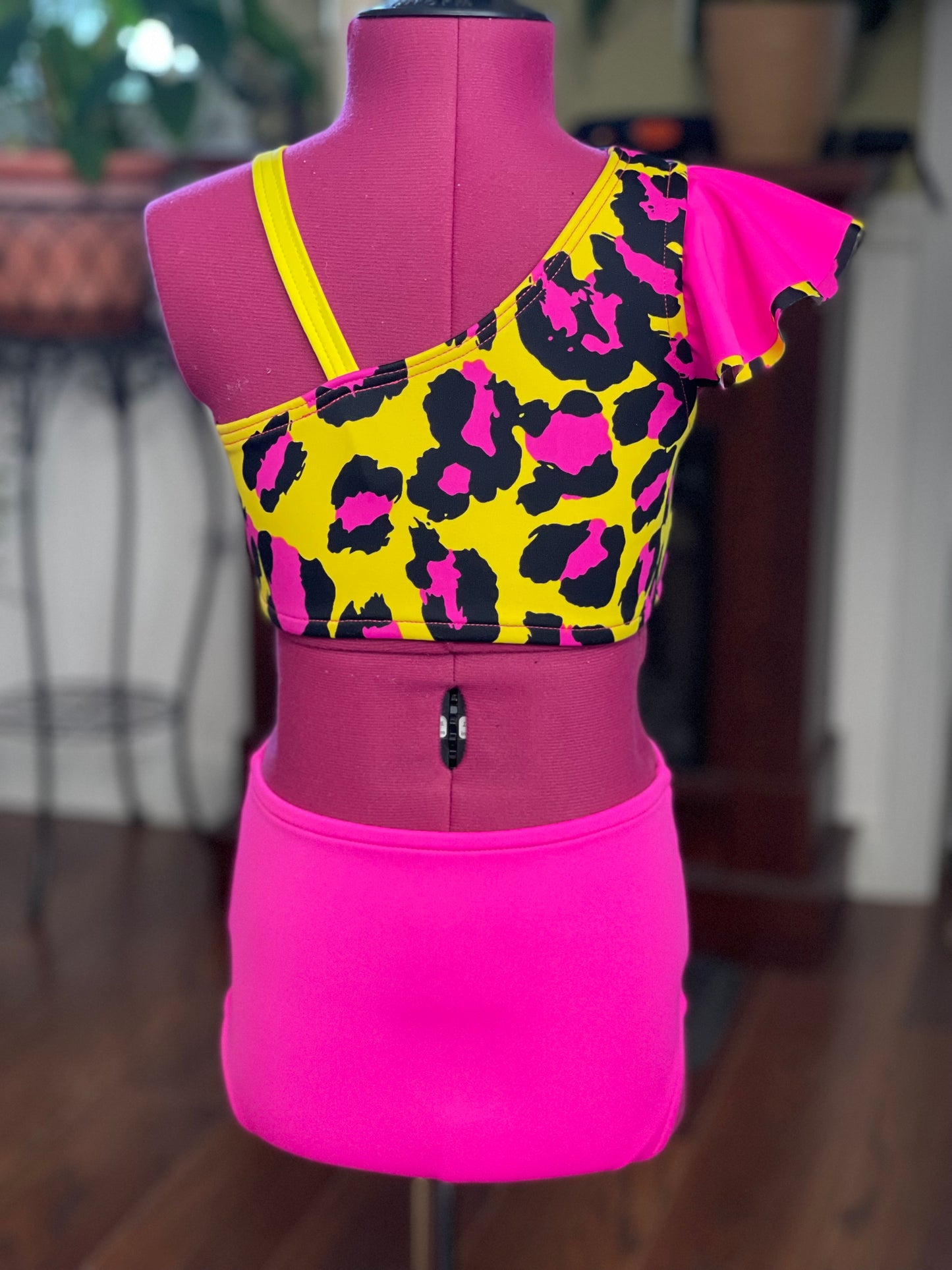 Girls Size 6 Two Piece Dance Costume