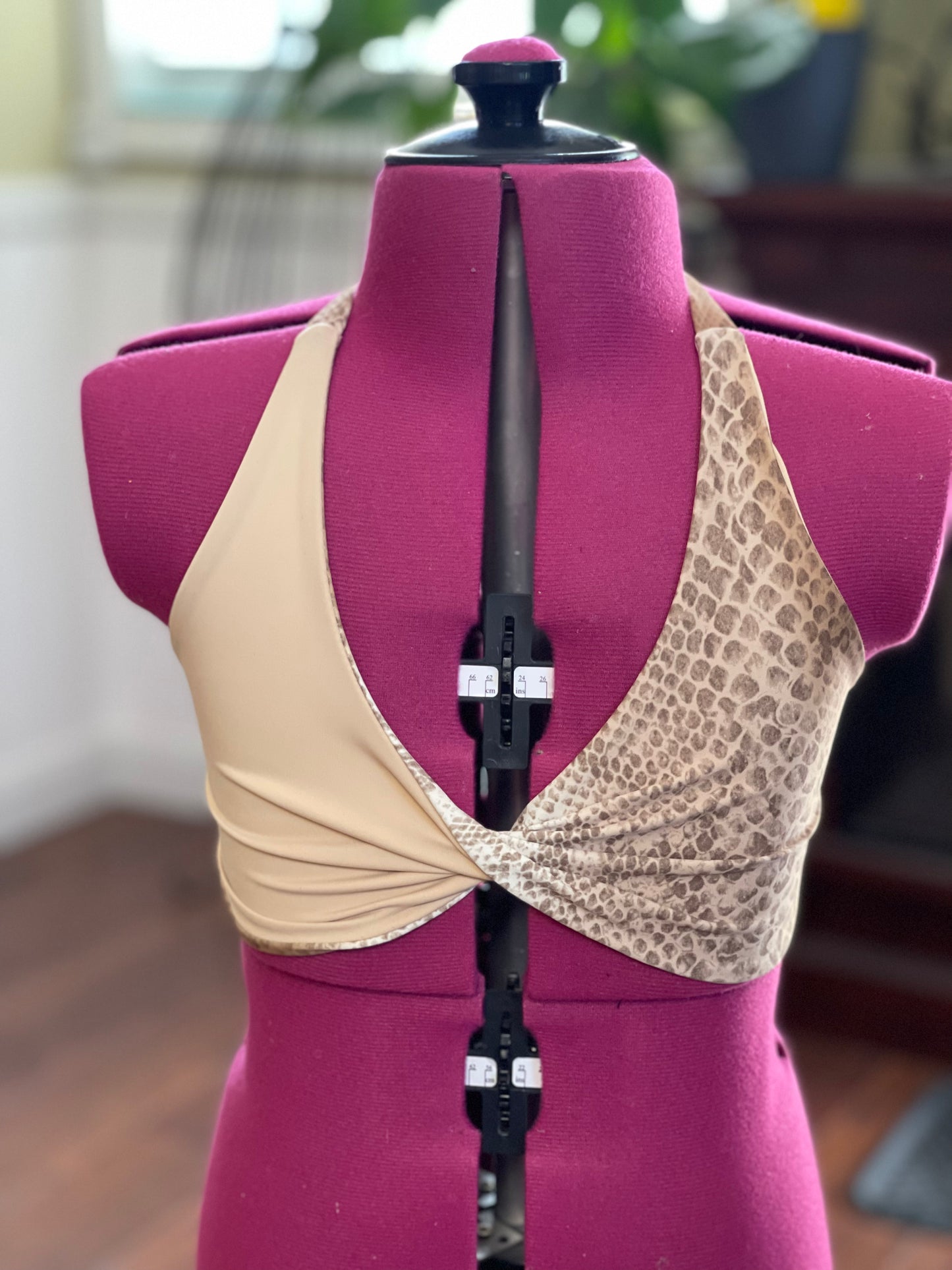 Talia twist top